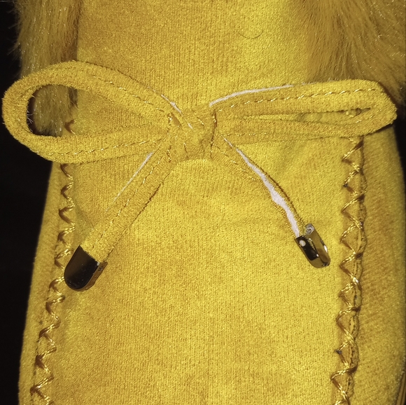 Comfy MOCCASINS - Picture 13 of 14